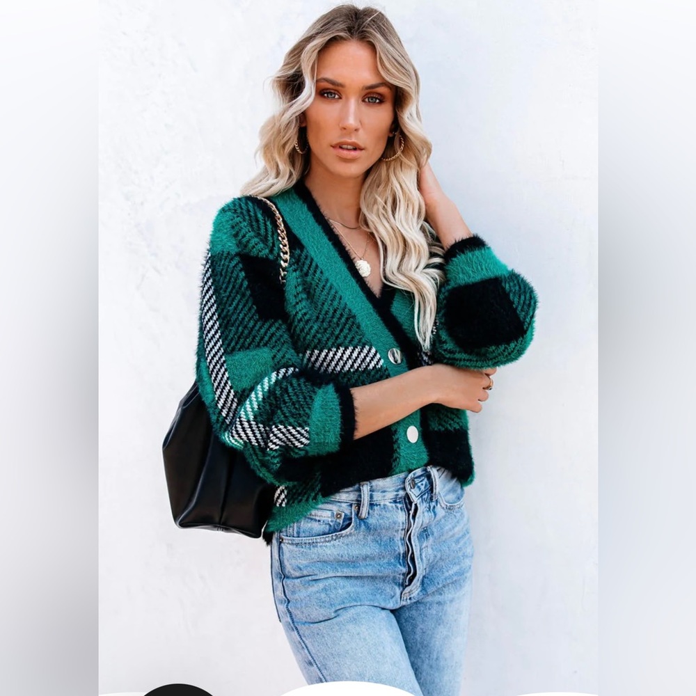 *NWT* VICI SWEATER (SOLD OUT!)-Taylor Plaid fuzzy knit Cardigan- Green